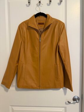 Italian Leather tan jacket.  Zip Front